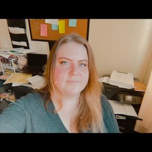 Meet your Posher, Cassandra